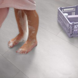 Berry Alloc Dalles Vinyles Spirit Pro Click Comfort 55 – Cement White Grey - réf. 60001479 – 914 x 610 x 5,5 mm